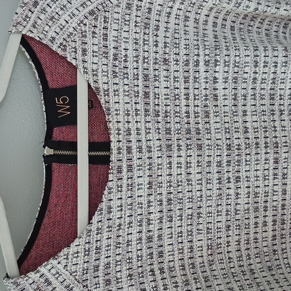 W5 textured knit top with bottom fringe - Picture 2 of 7